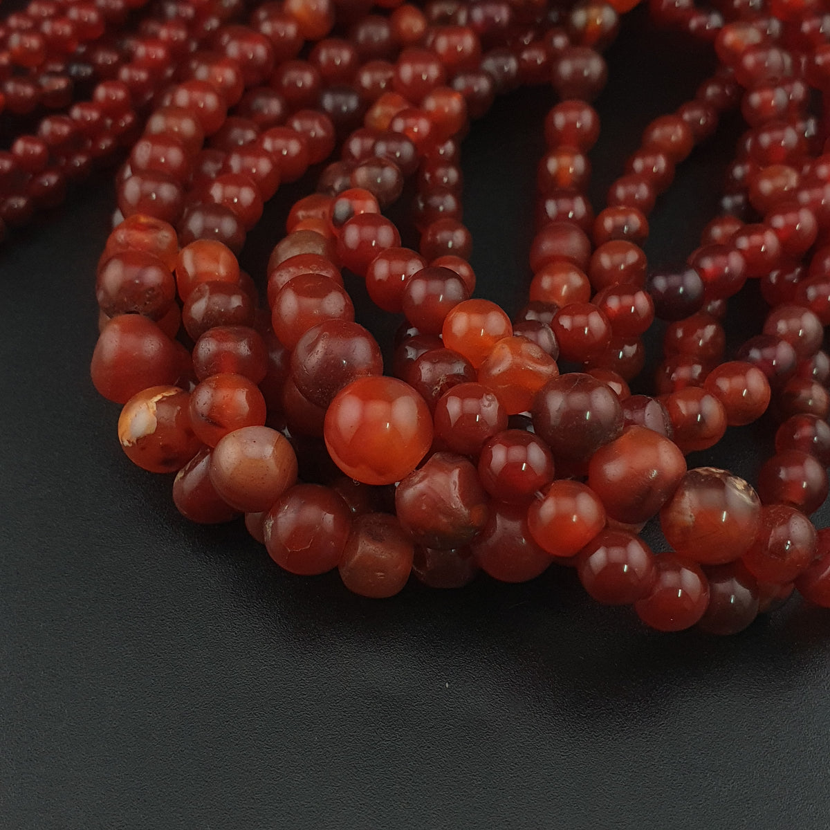 Collier vintage perles africaines agate cornaline rouge multi-rangs du Mali