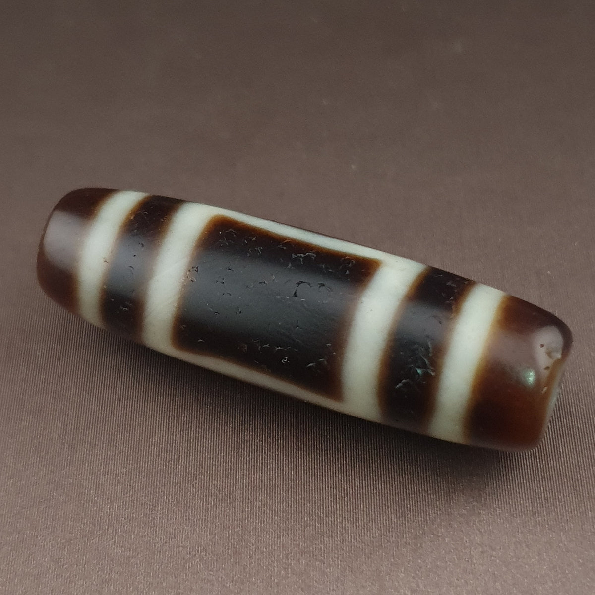Pendentif Amulette Perle Dzi en Agate Oeil Circulaire & Carré Antique Tibétain de l'Himalaya