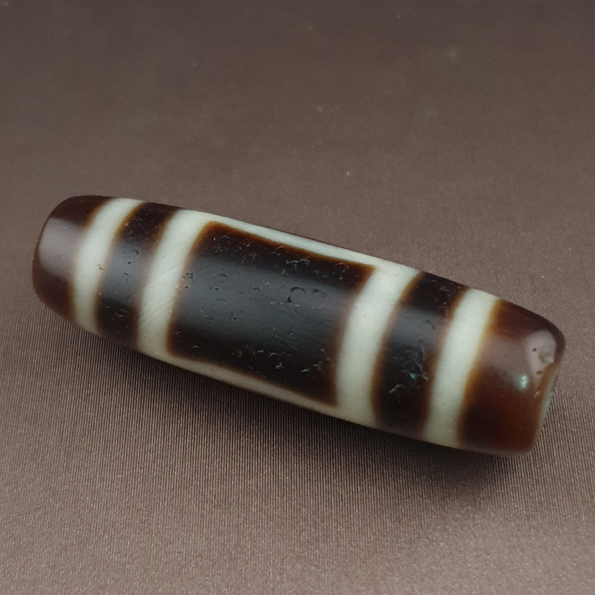 Pendentif Amulette Perle Dzi en Agate Oeil Circulaire & Carré Antique Tibétain de l'Himalaya