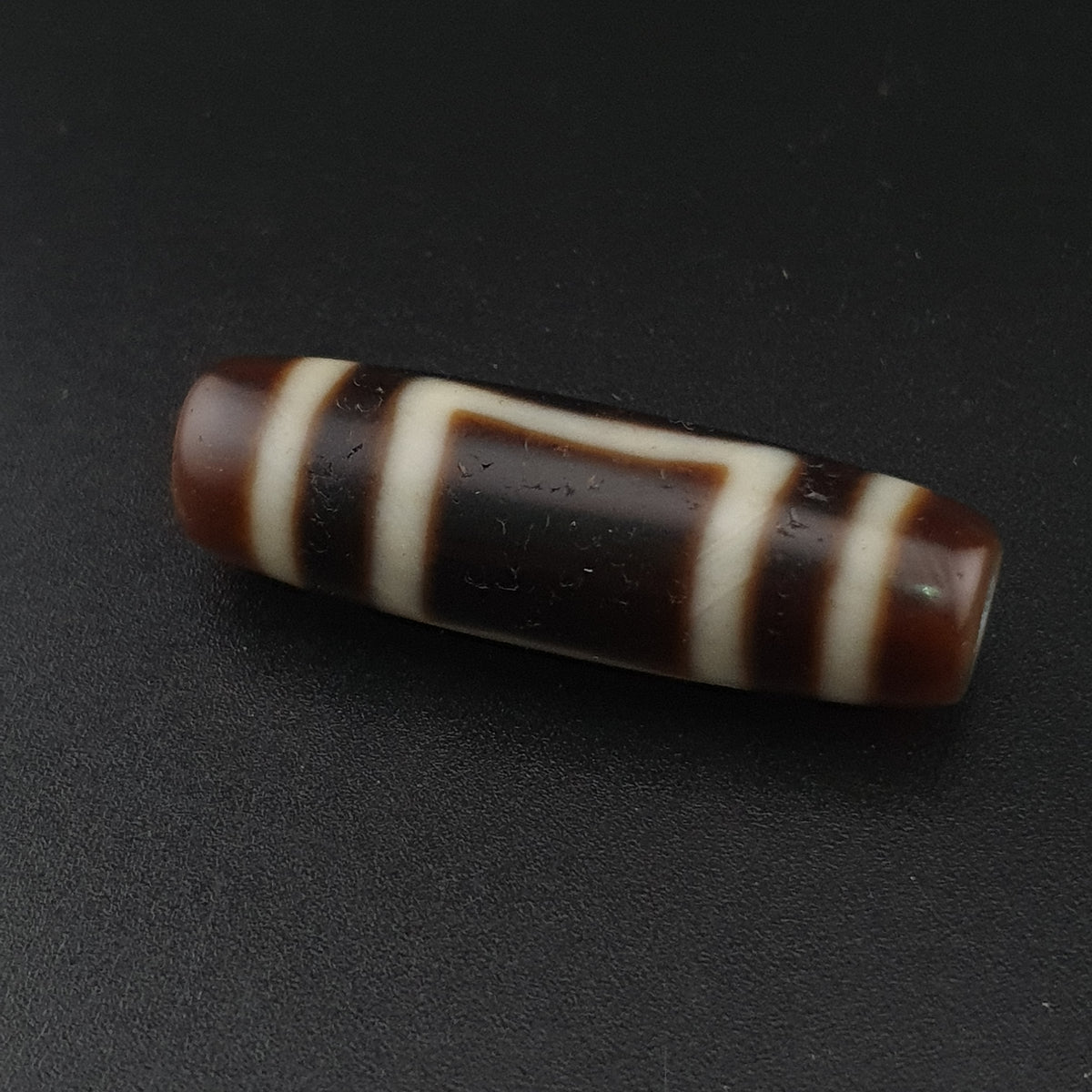 Pendentif Amulette Perle Dzi en Agate Oeil Circulaire & Carré Antique Tibétain de l'Himalaya