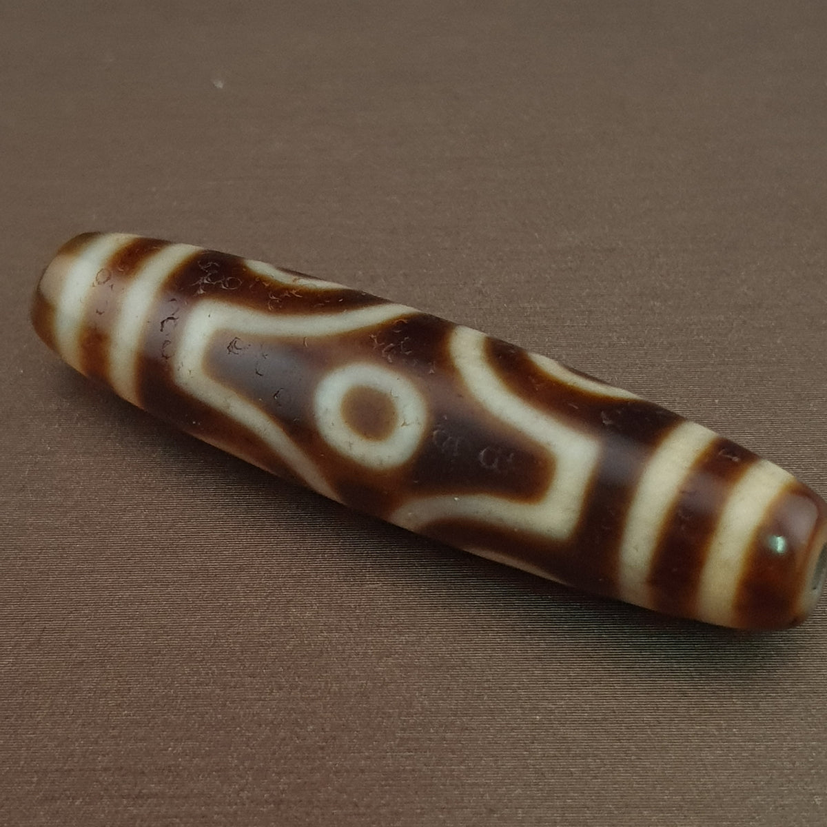 Pendentif amulette antique perle Dzi agate tibétaine de l'Himalaya à 6 yeux
