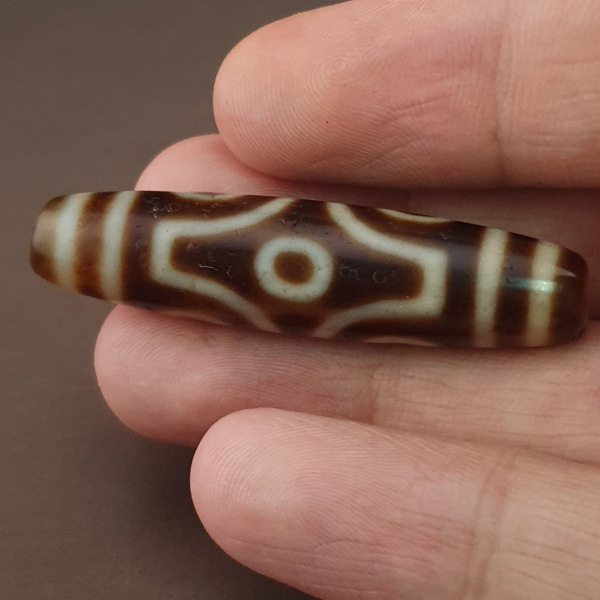 Pendentif amulette antique perle Dzi agate tibétaine de l'Himalaya à 6 yeux