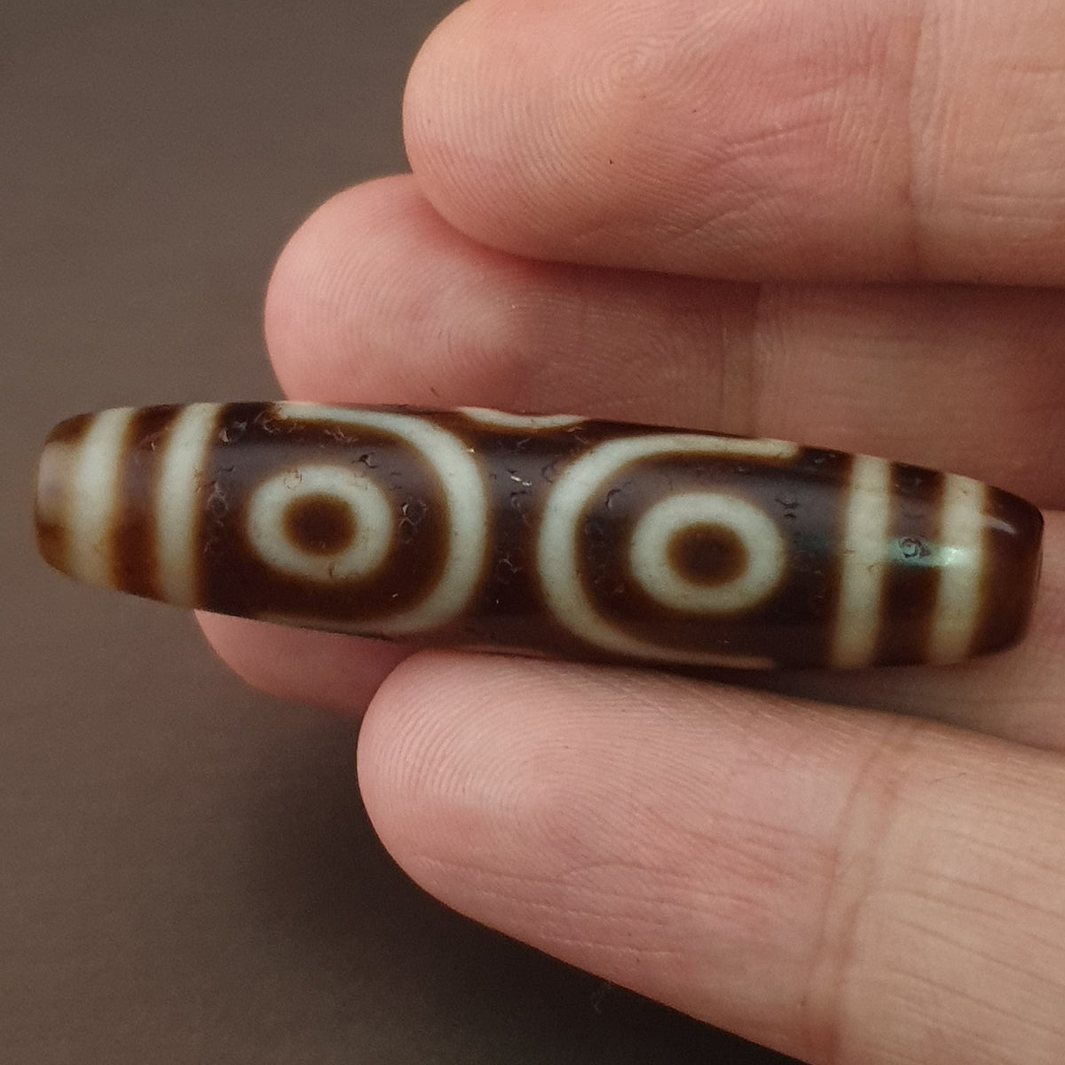 Pendentif amulette antique perle Dzi agate tibétaine de l'Himalaya à 6 yeux