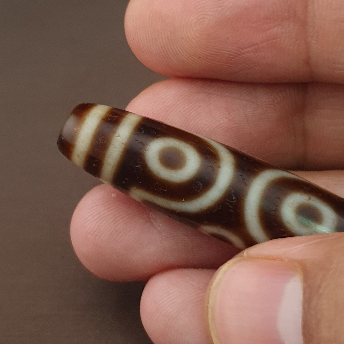 Pendentif amulette antique perle Dzi agate tibétaine de l'Himalaya à 6 yeux