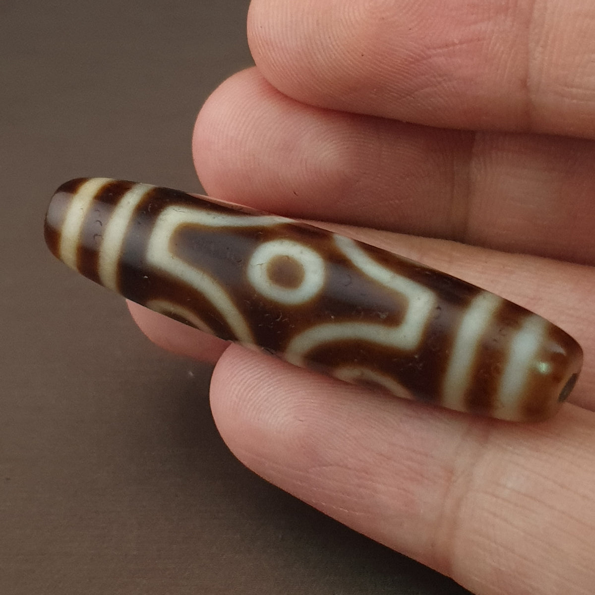 Pendentif amulette antique perle Dzi agate tibétaine de l'Himalaya à 6 yeux