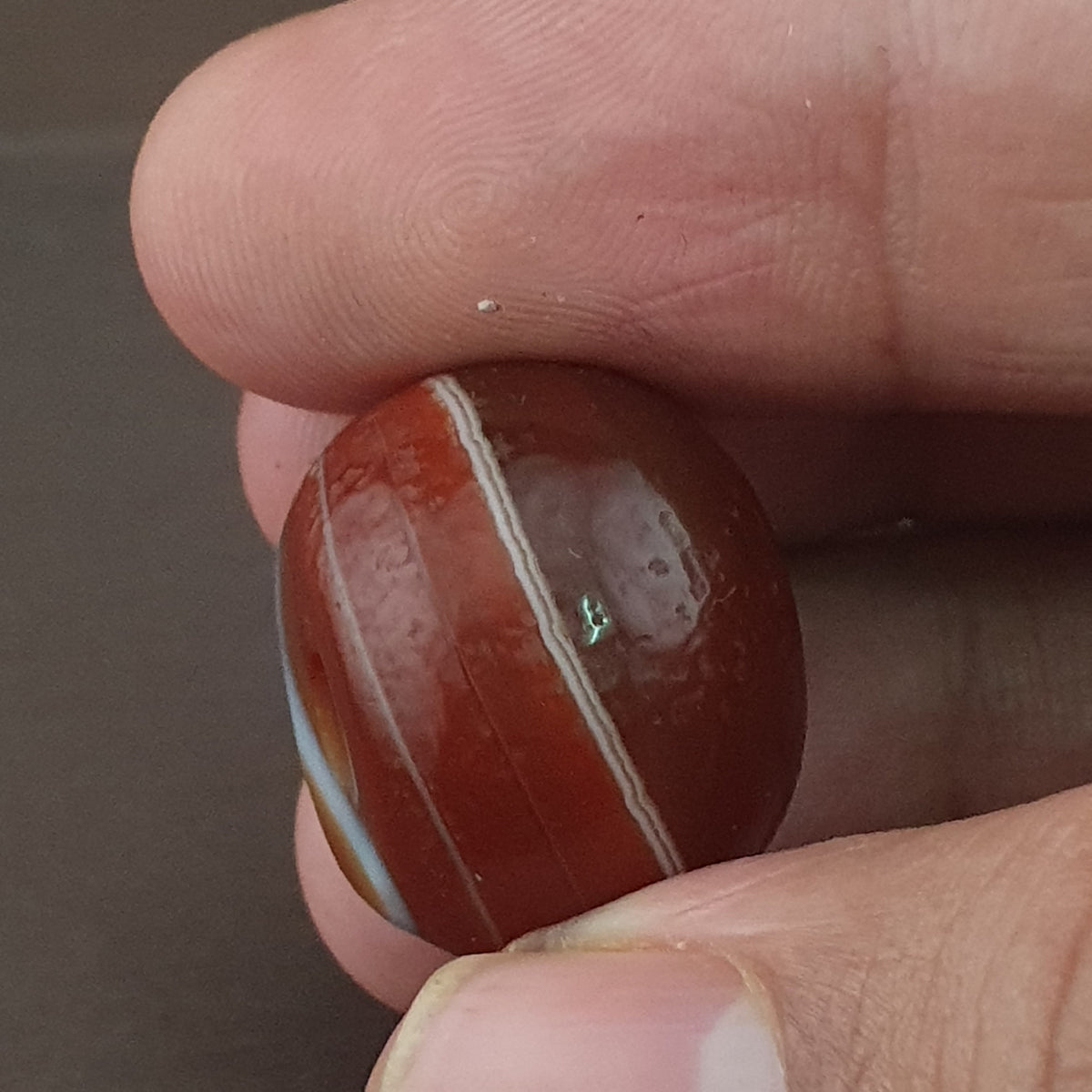 Perle vintage en agate de Suleimani de forme pneu à motif œil naturel