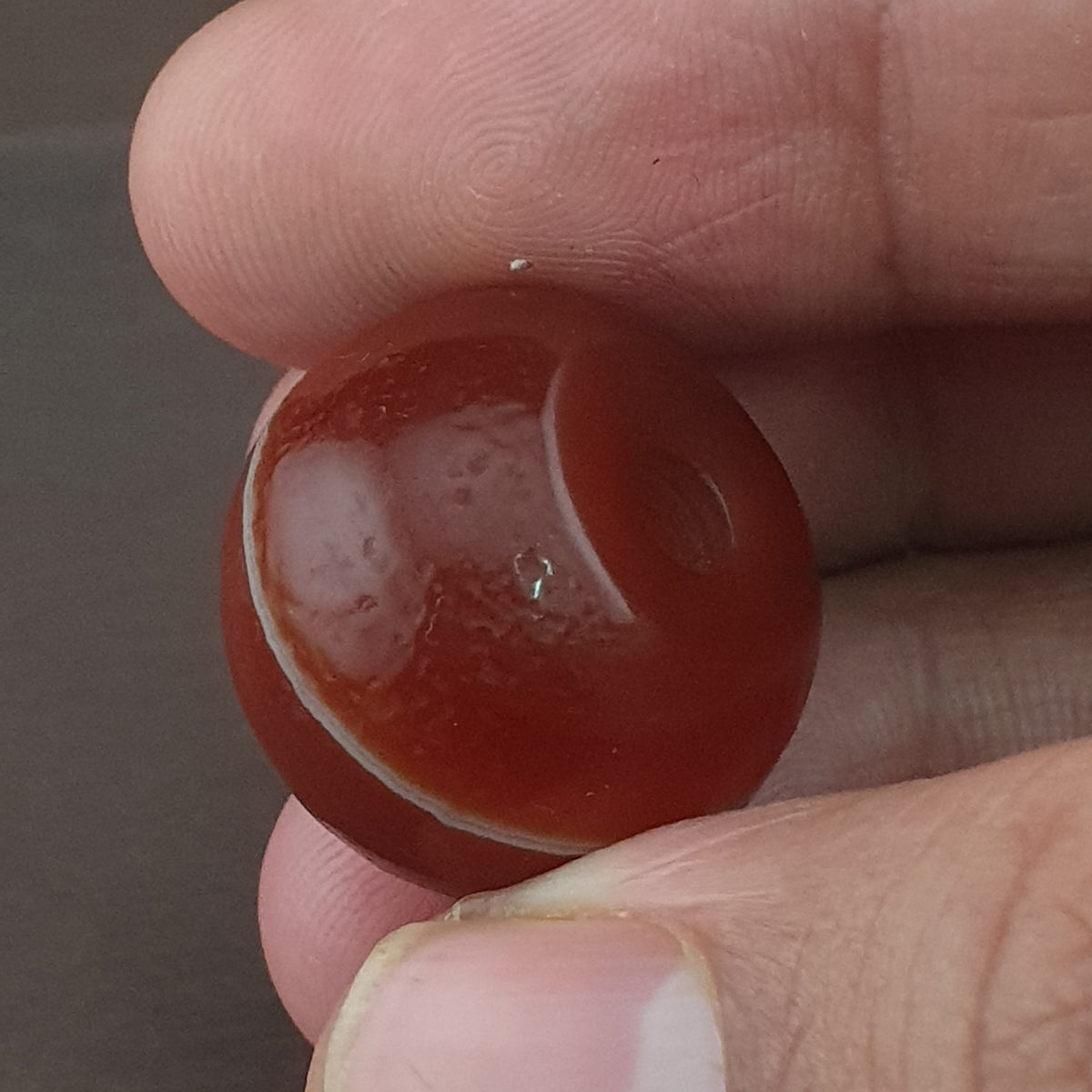 Perle vintage en agate de Suleimani de forme pneu à motif œil naturel