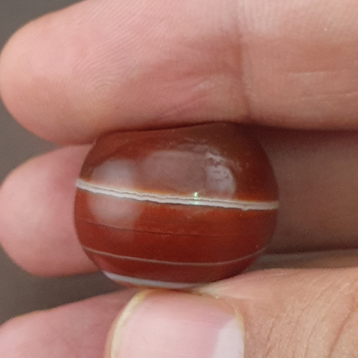 Perle vintage en agate de Suleimani de forme pneu à motif œil naturel