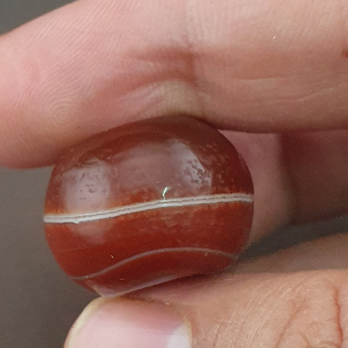 Perle vintage en agate de Suleimani de forme pneu à motif œil naturel