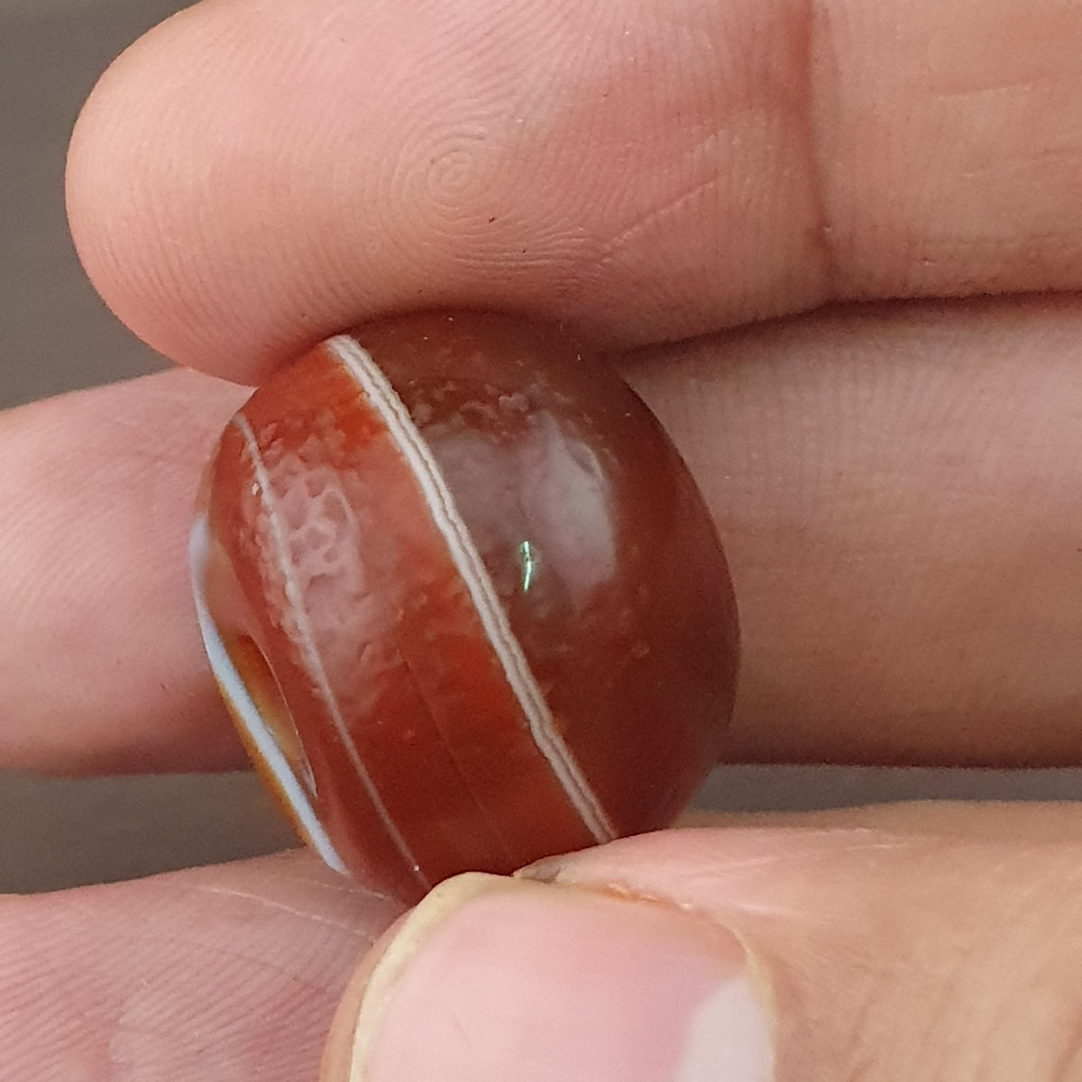 Perle vintage en agate de Suleimani de forme pneu à motif œil naturel