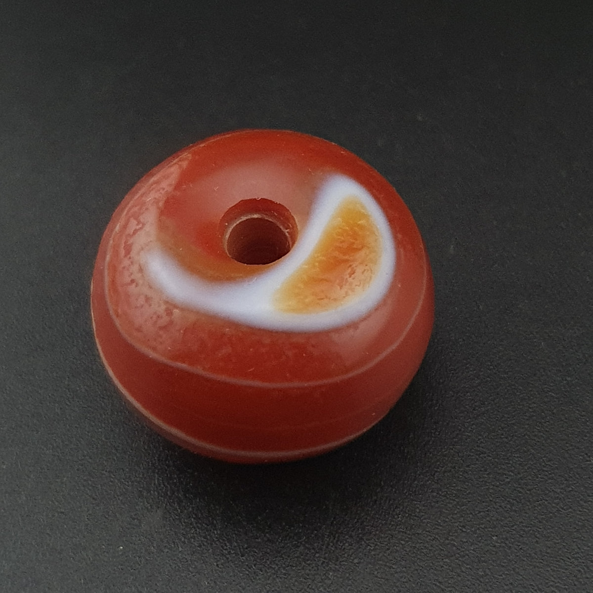 Perle vintage en agate de Suleimani de forme pneu à motif œil naturel