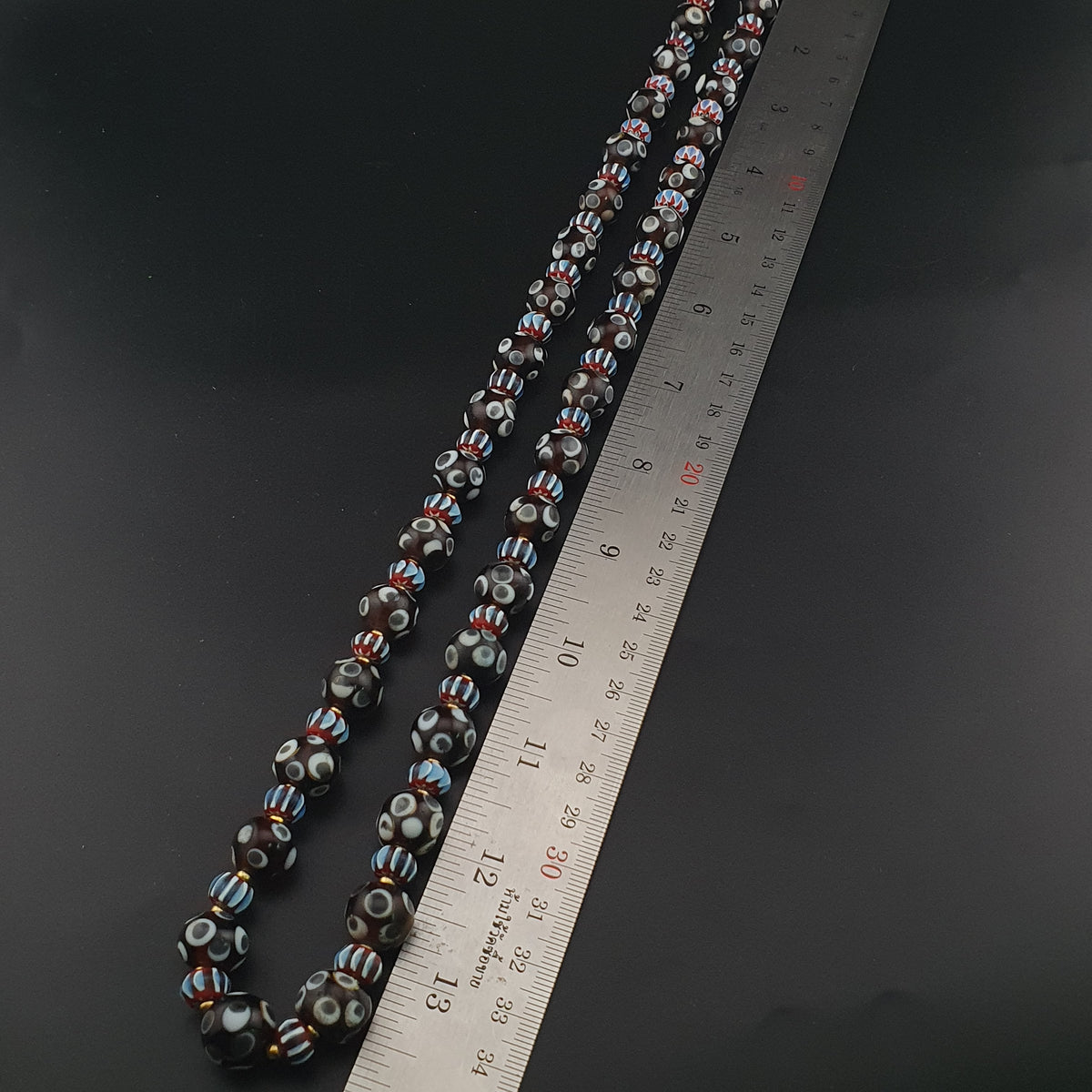 Collier de perles de verre vintage vénitiennes « yeux » et chevrons