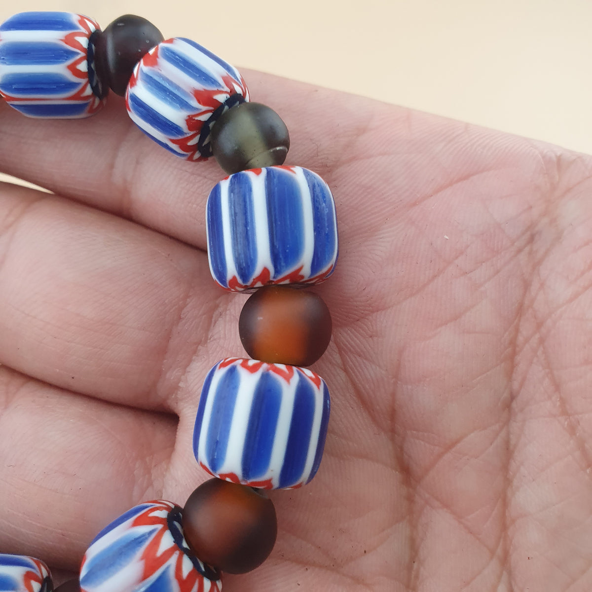 Bracelet perles de verre africaines et chevrons vénitiens vintage