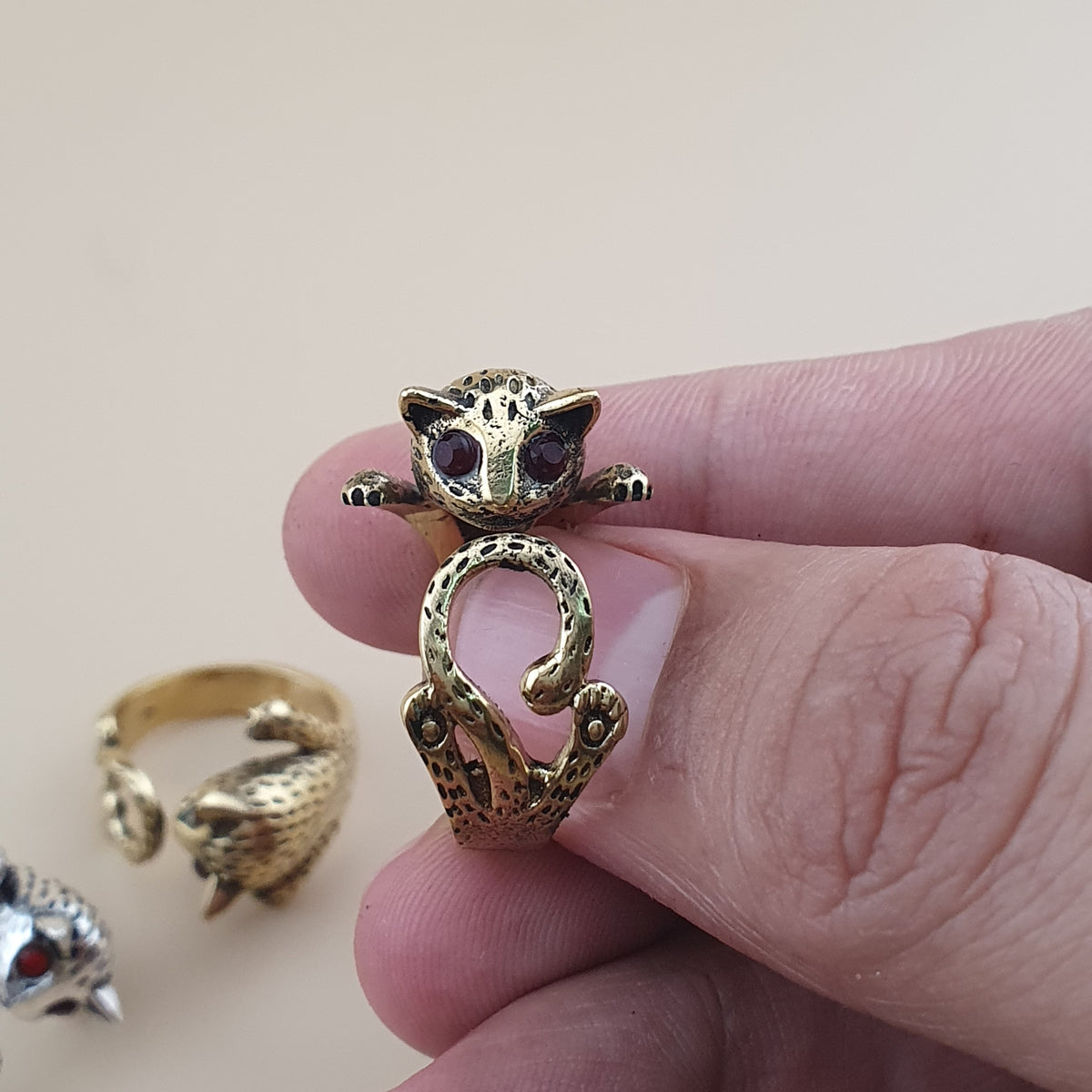 Bague ajustable Panthère / Léopard Gothique Vintage avec Yeux Rouges