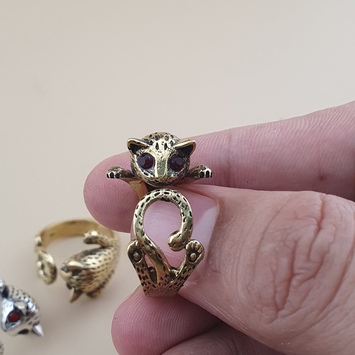 Bague ajustable Panthère / Léopard Gothique Vintage avec Yeux Rouges