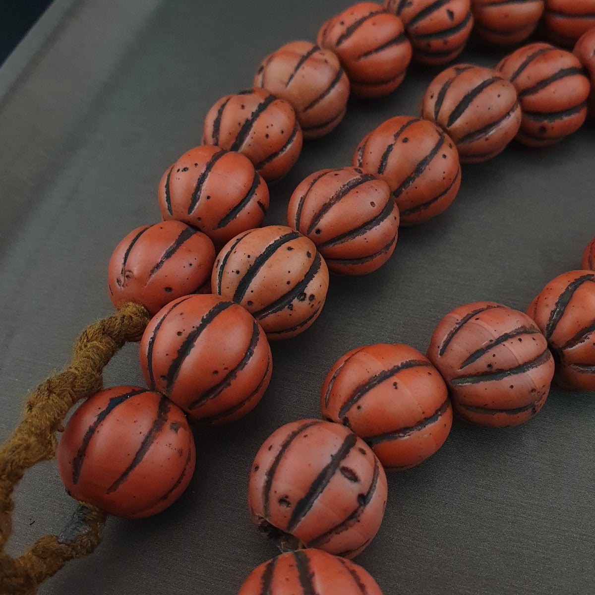 Collier en Perles de Verre Orange, Forme Melon, Style Africain Ancien