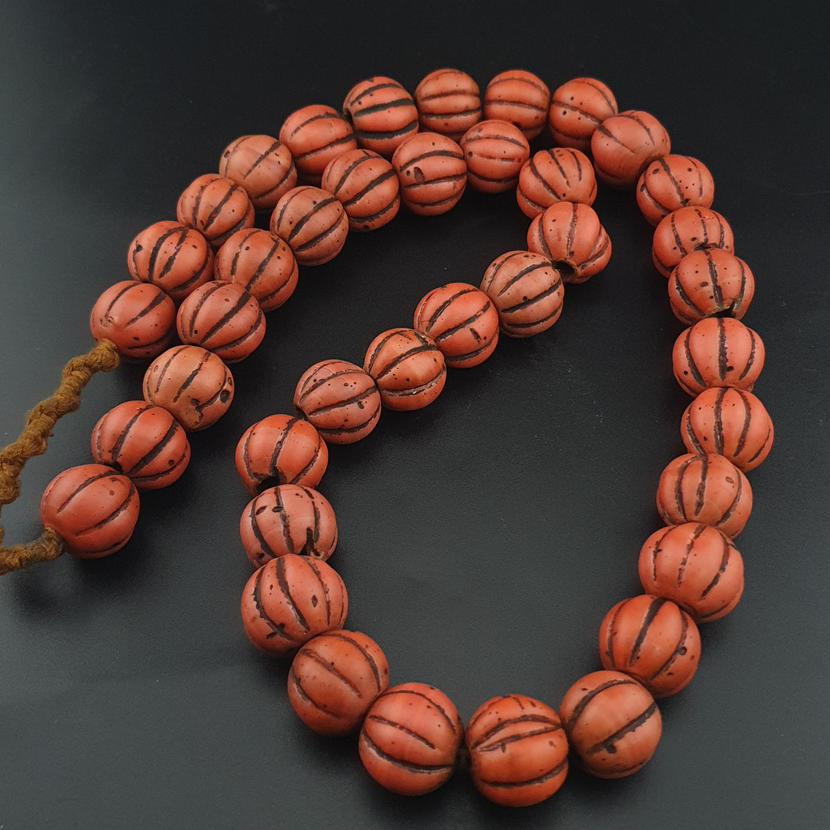 Collier en Perles de Verre Orange, Forme Melon, Style Africain Ancien