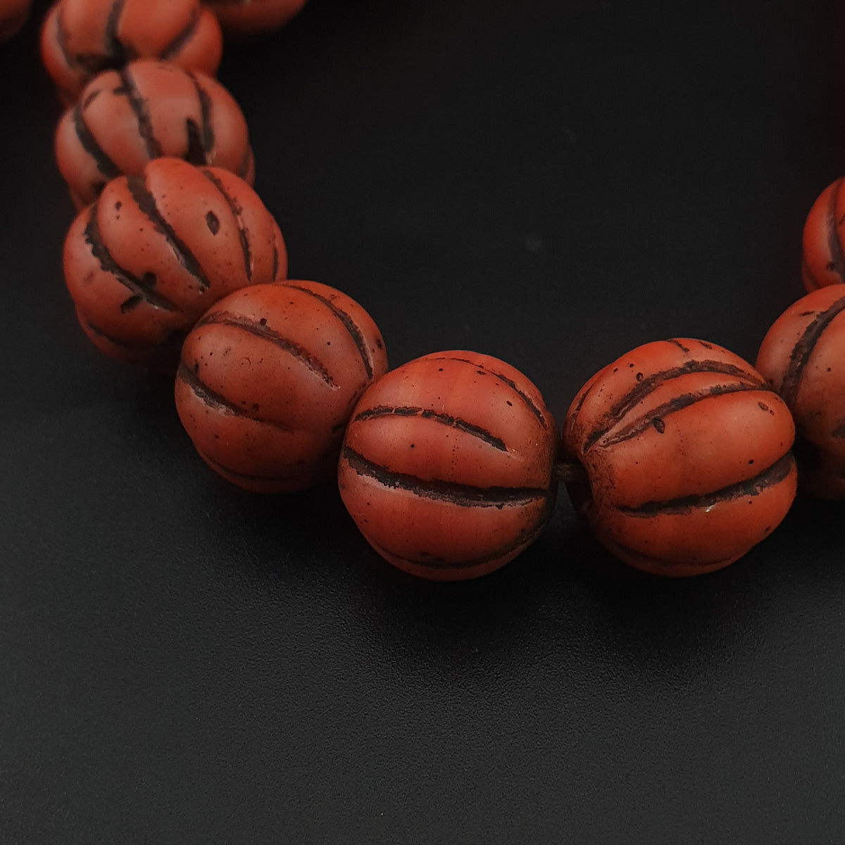 Collier en Perles de Verre Orange, Forme Melon, Style Africain Ancien