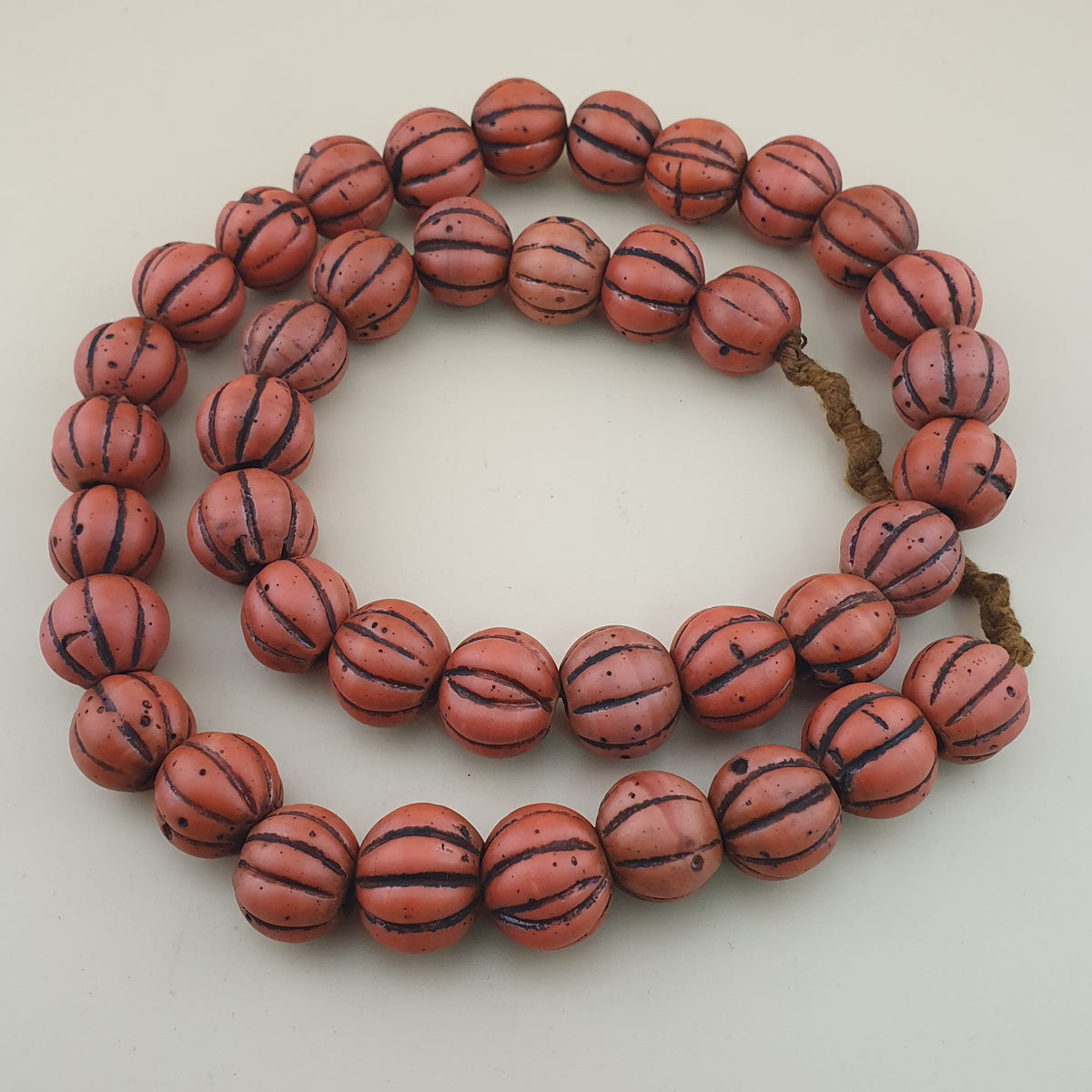 Collier en Perles de Verre Orange, Forme Melon, Style Africain Ancien