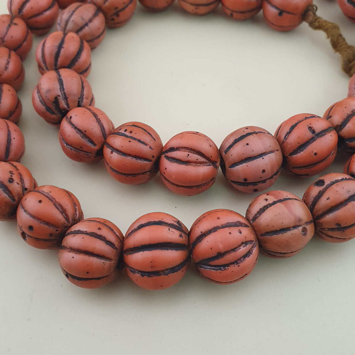 Collier en Perles de Verre Orange, Forme Melon, Style Africain Ancien