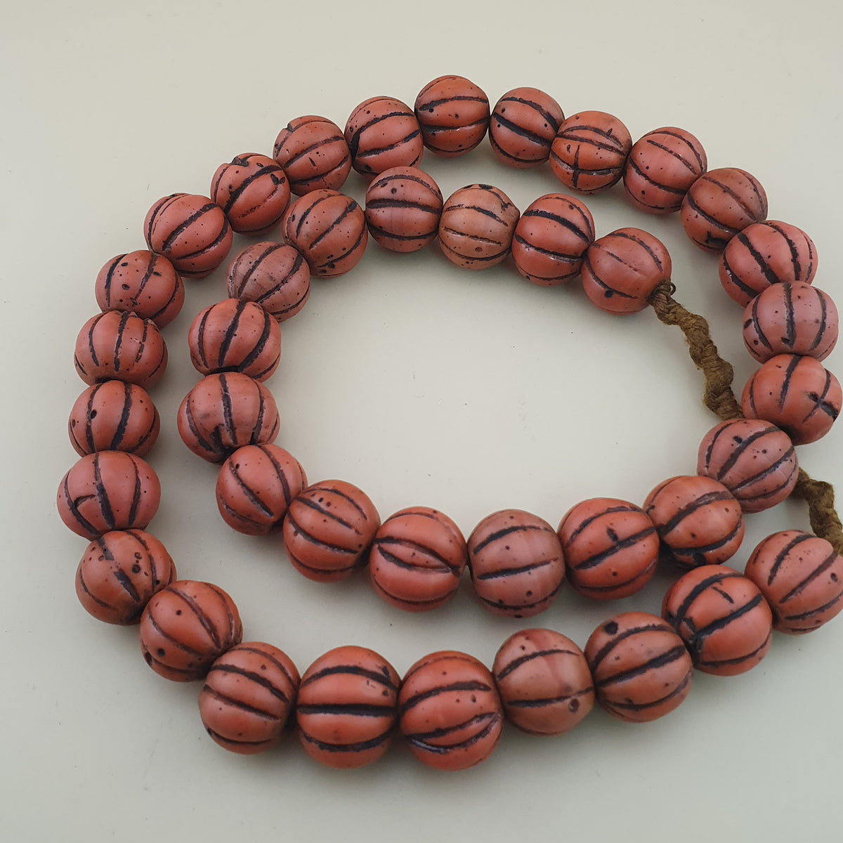 Collier en Perles de Verre Orange, Forme Melon, Style Africain Ancien