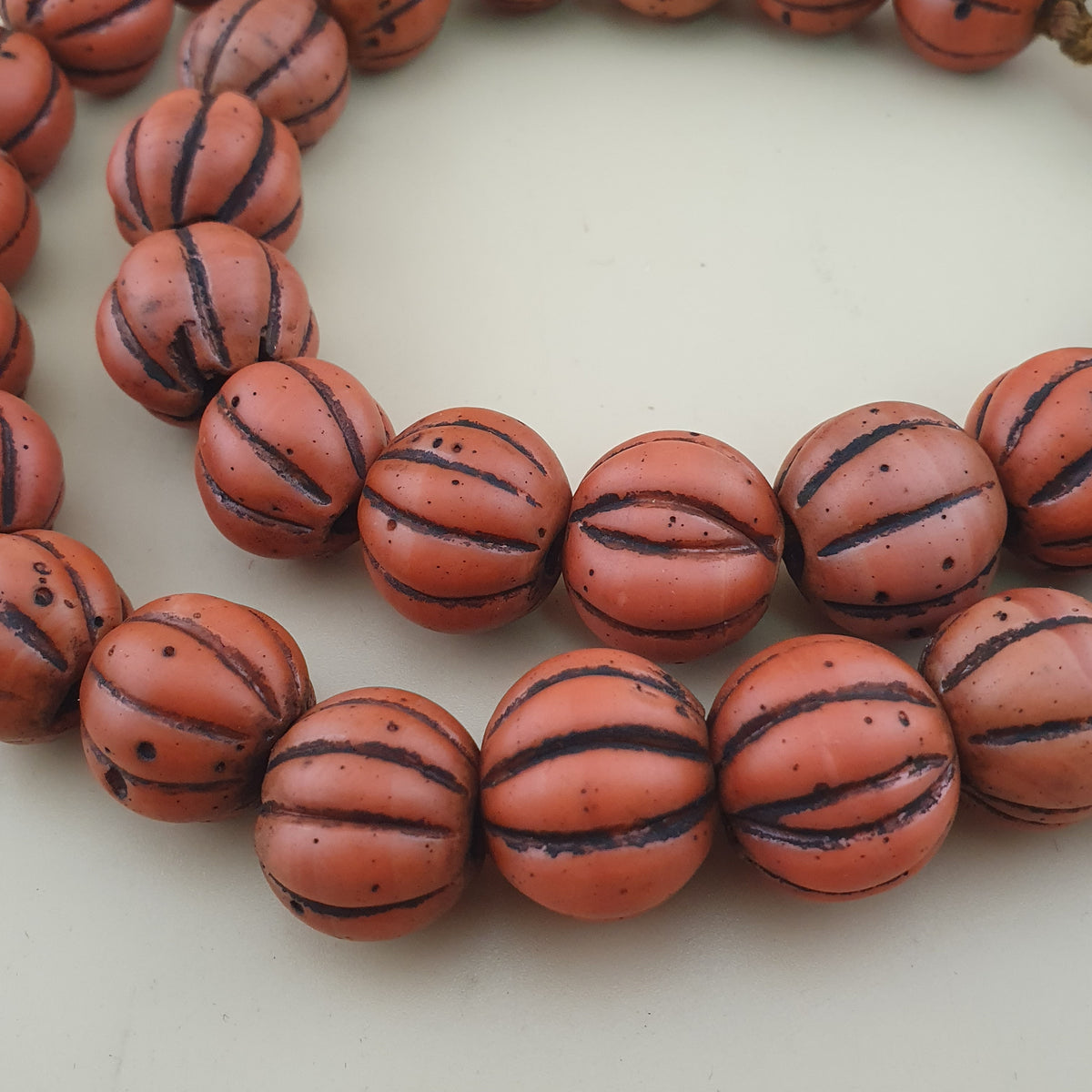 Collier en Perles de Verre Orange, Forme Melon, Style Africain Ancien
