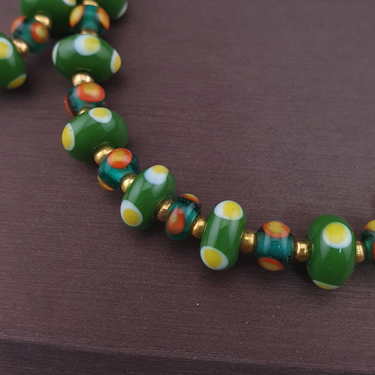 Vintage Tiny Venetian Style Tire Shape Eyes Glass Beads Necklace