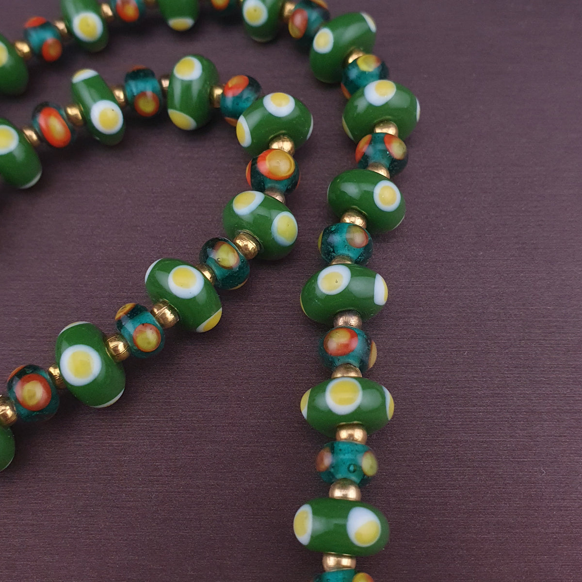 Vintage Tiny Venetian Style Tire Shape Eyes Glass Beads Necklace
