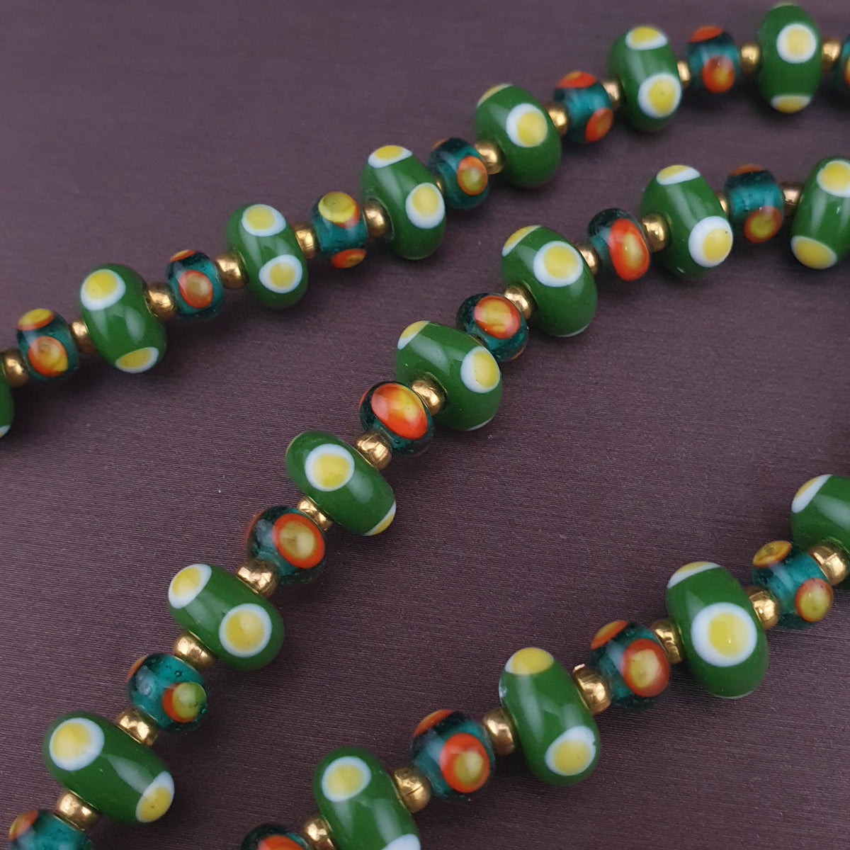 Vintage Tiny Venetian Style Tire Shape Eyes Glass Beads Necklace