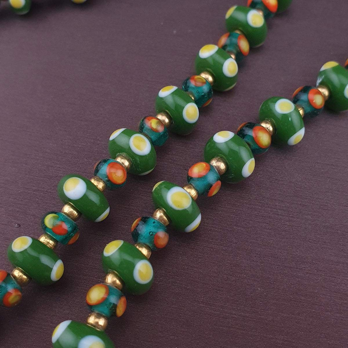 Vintage Tiny Venetian Style Tire Shape Eyes Glass Beads Necklace