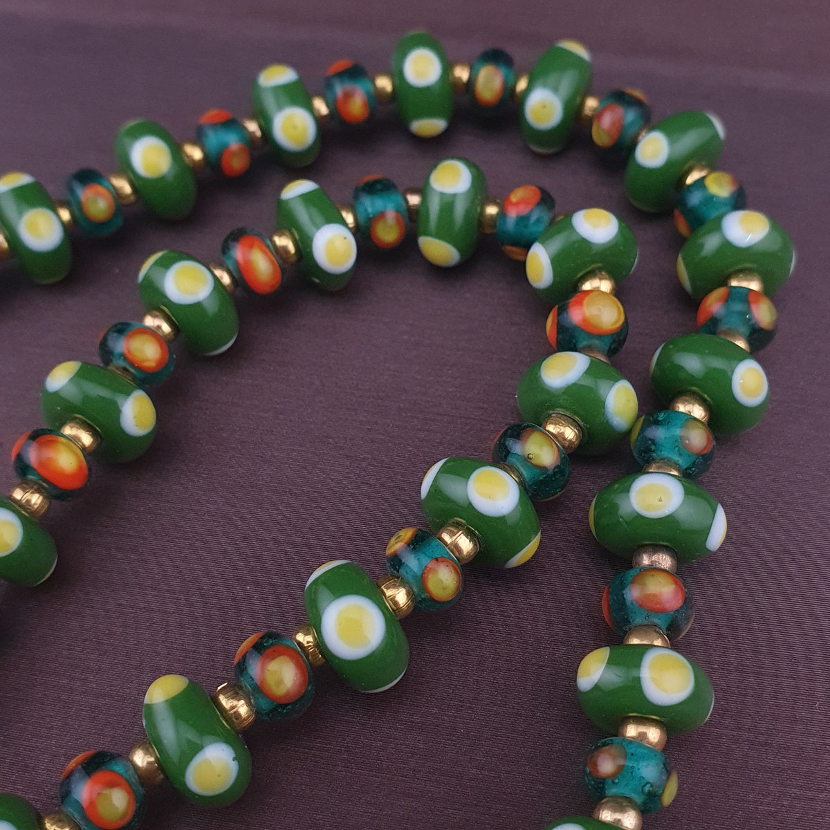 Vintage Tiny Venetian Style Tire Shape Eyes Glass Beads Necklace
