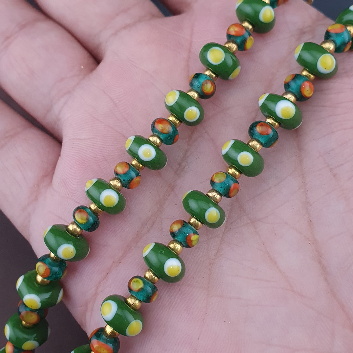 Vintage Tiny Venetian Style Tire Shape Eyes Glass Beads Necklace