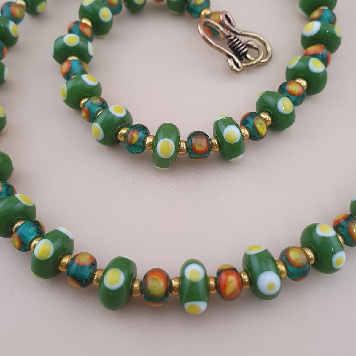 Vintage Tiny Venetian Style Tire Shape Eyes Glass Beads Necklace