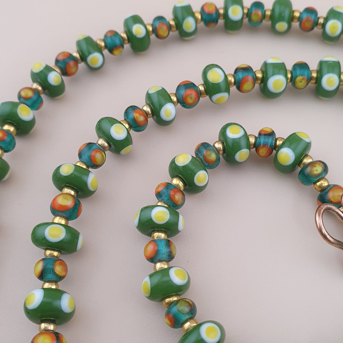 Vintage Tiny Venetian Style Tire Shape Eyes Glass Beads Necklace