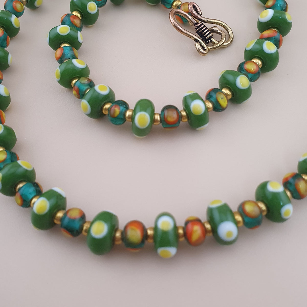 Vintage Tiny Venetian Style Tire Shape Eyes Glass Beads Necklace