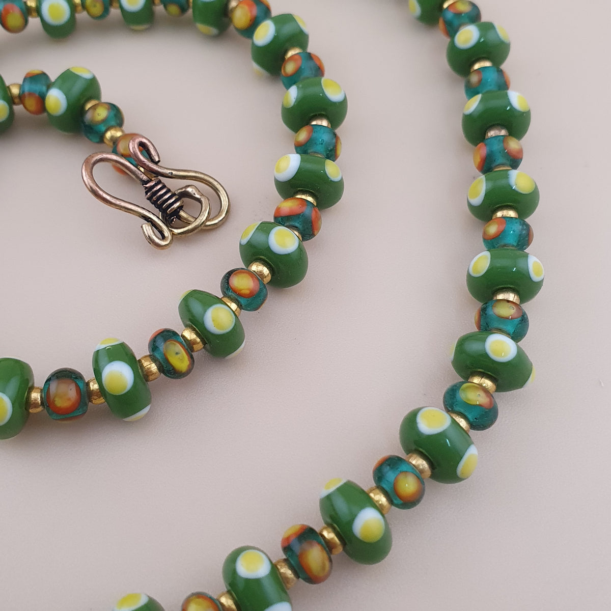 Vintage Tiny Venetian Style Tire Shape Eyes Glass Beads Necklace
