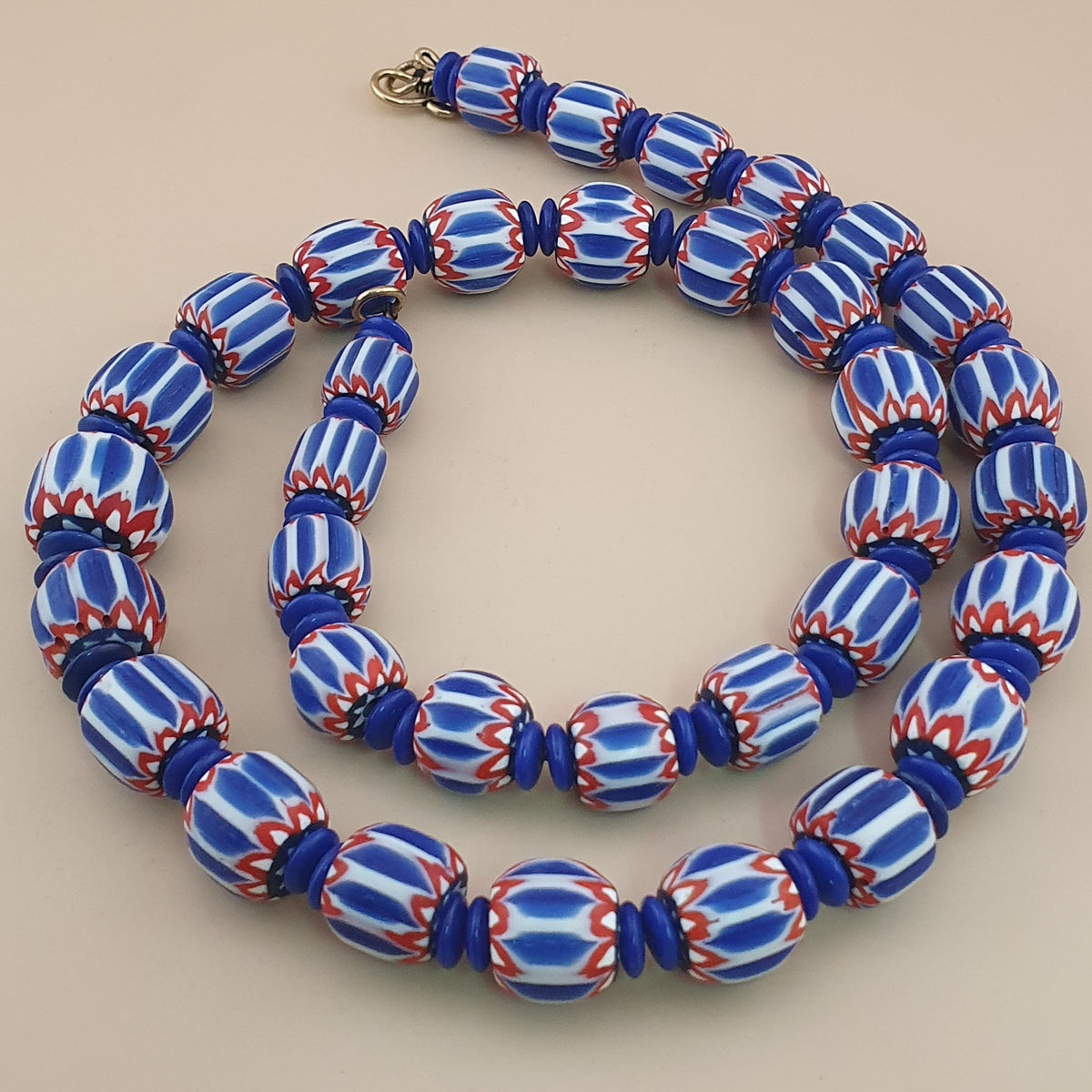 Collier vintage en perles de verre Chevron style vénitien