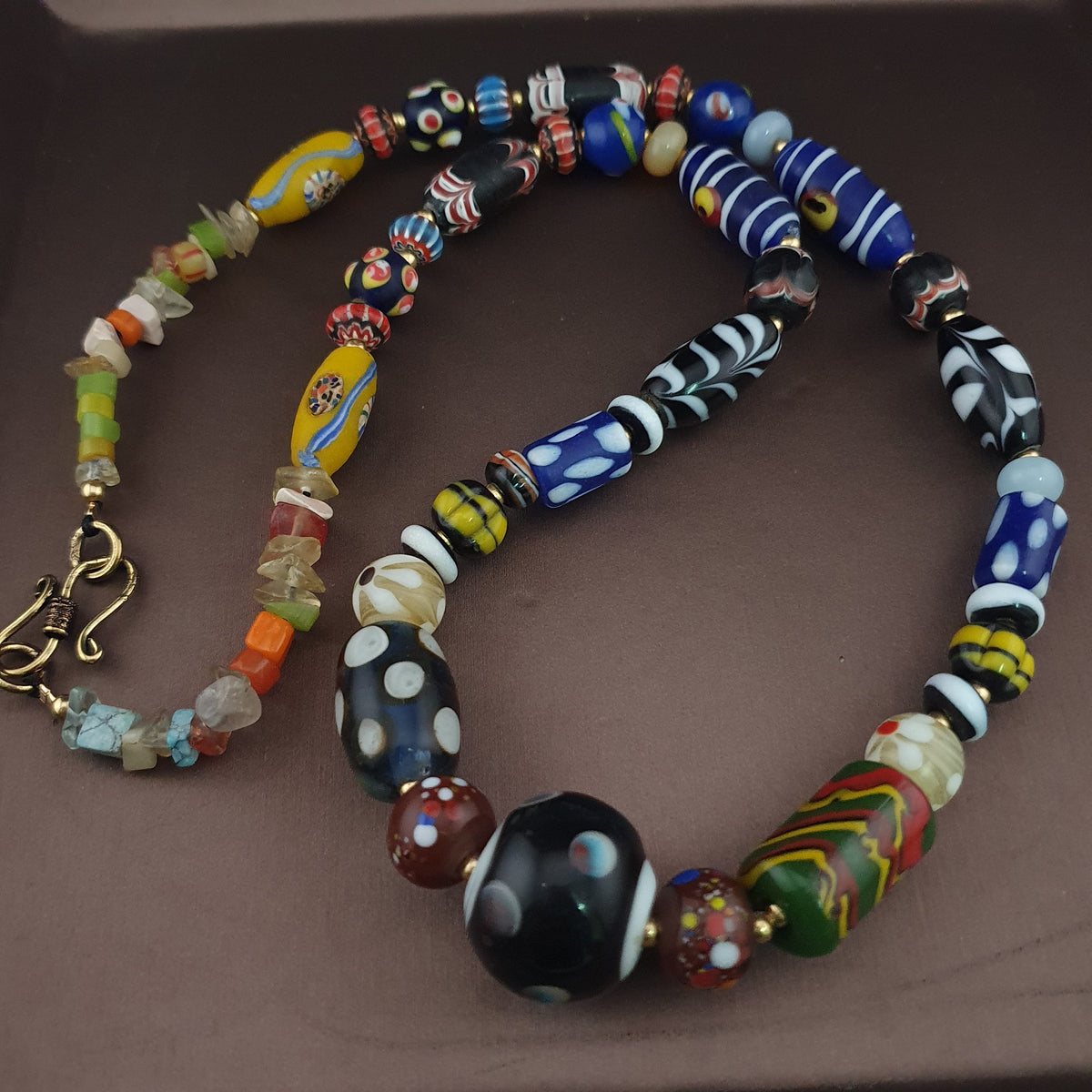 Collier de perles en verre mélangées, style vénitien vintage