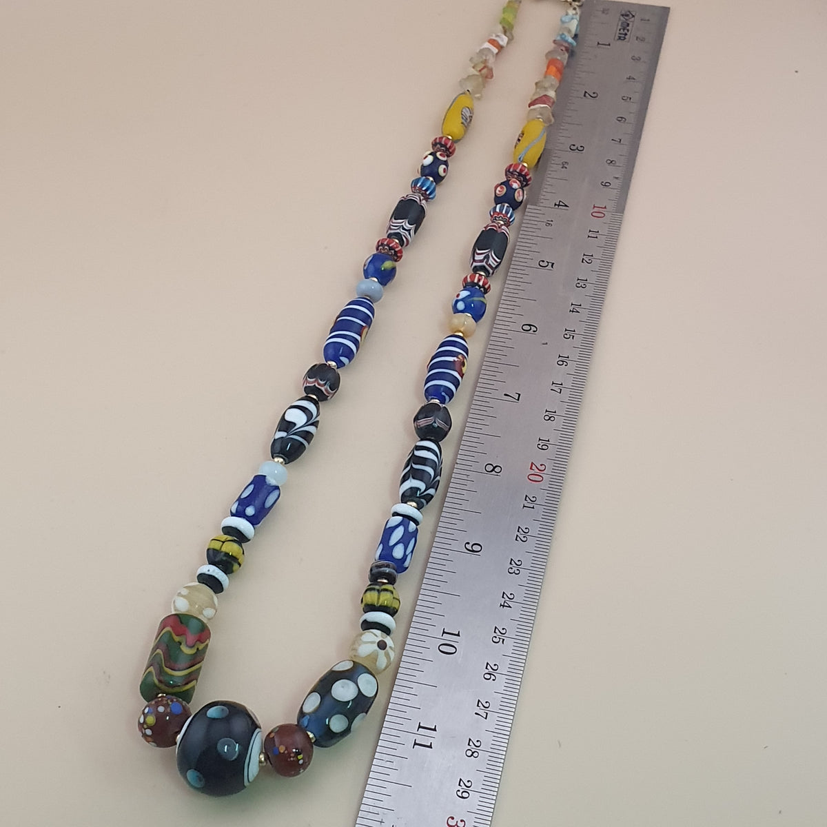 Collier de perles en verre mélangées, style vénitien vintage
