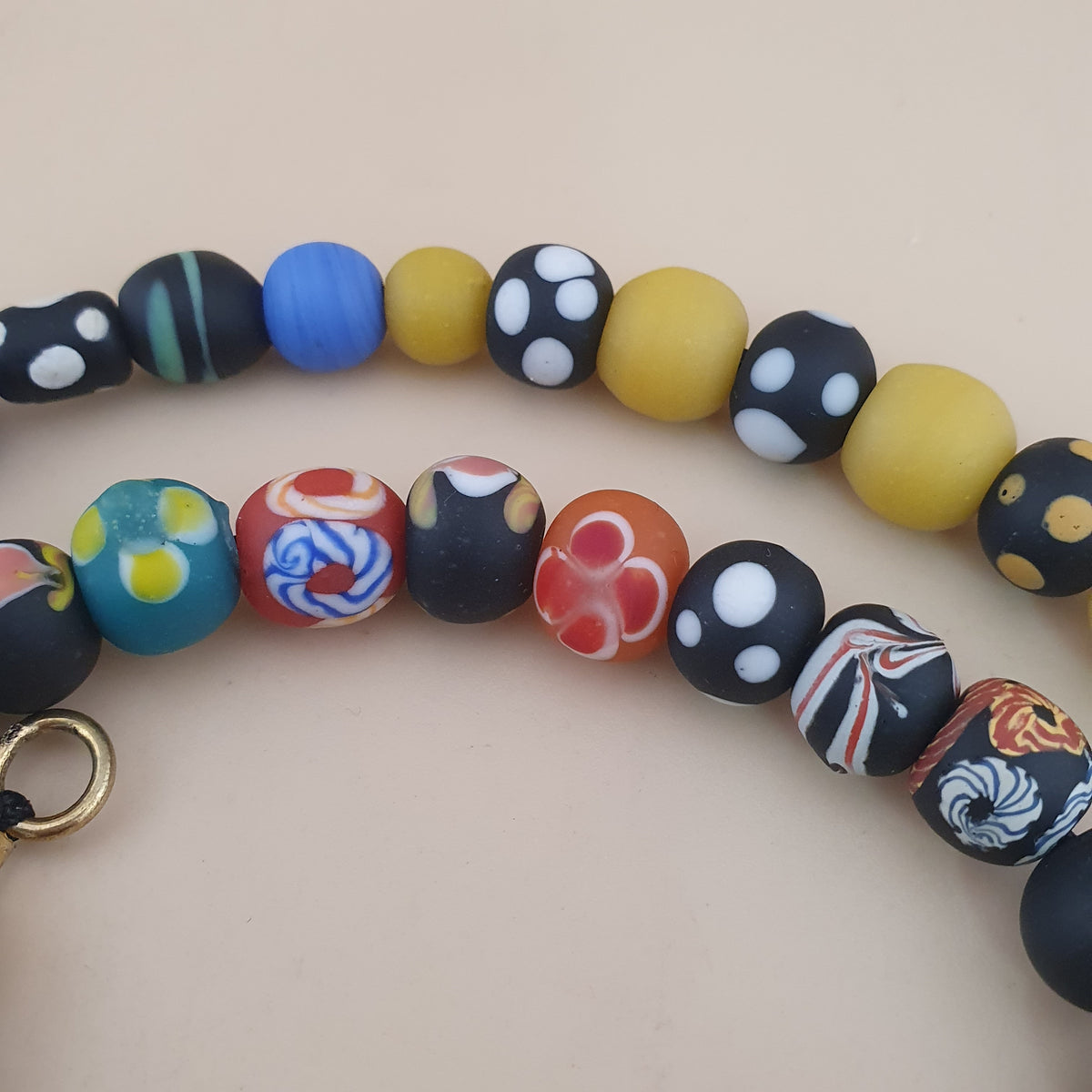 Halskette im venezianischen Vintage-Stil mit Glasperlenmix