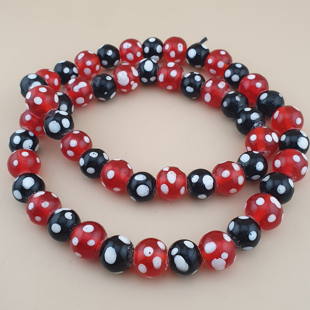 Vintage Venetian Style Dotted Red & Black Glass Beads Necklace Strand