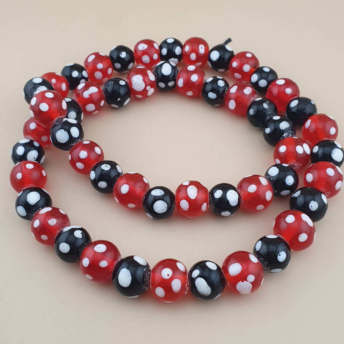 Vintage Venetian Style Dotted Red & Black Glass Beads Necklace Strand