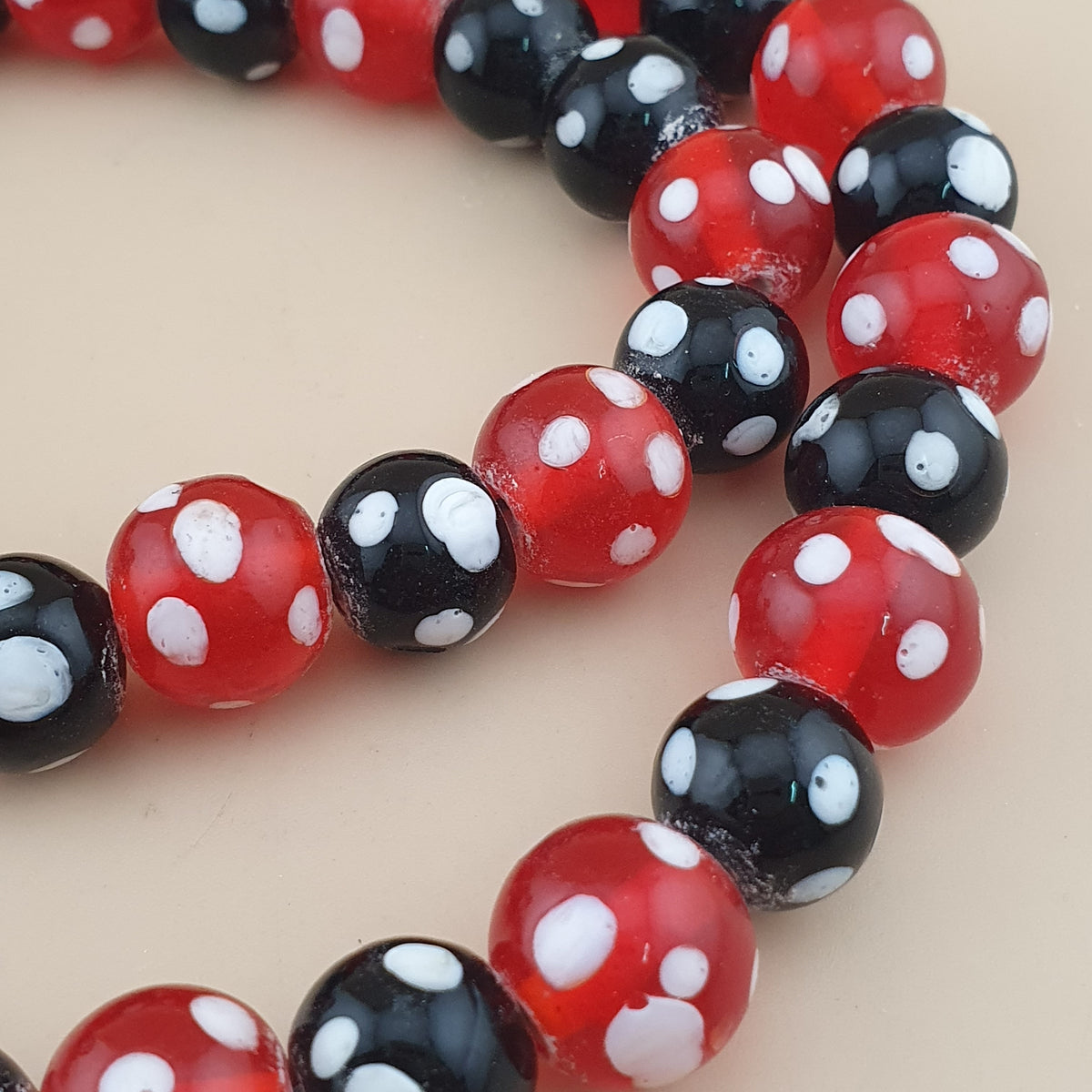 Vintage Venetian Style Dotted Red & Black Glass Beads Necklace Strand