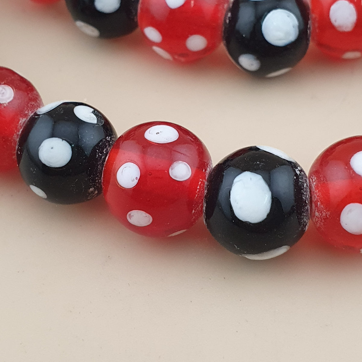 Vintage Venetian Style Dotted Red & Black Glass Beads Necklace Strand