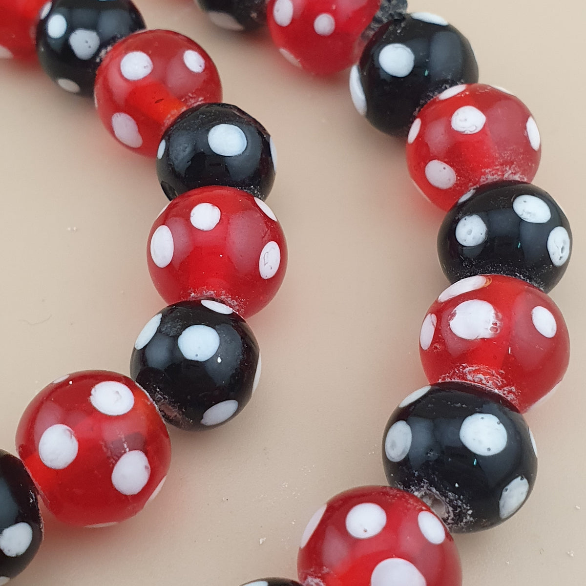 Vintage Venetian Style Dotted Red & Black Glass Beads Necklace Strand