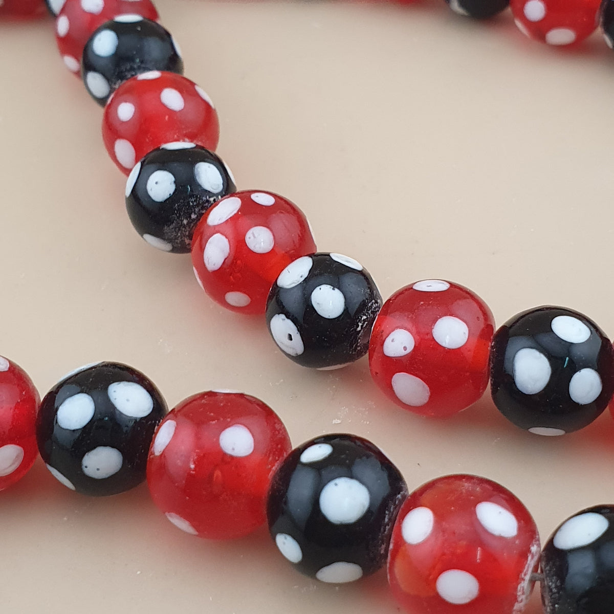 Vintage Venetian Style Dotted Red & Black Glass Beads Necklace Strand