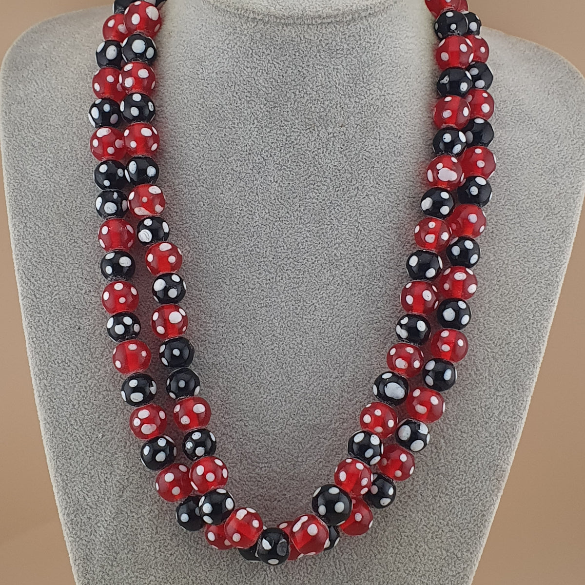Vintage Venetian Style Dotted Red & Black Glass Beads Necklace Strand