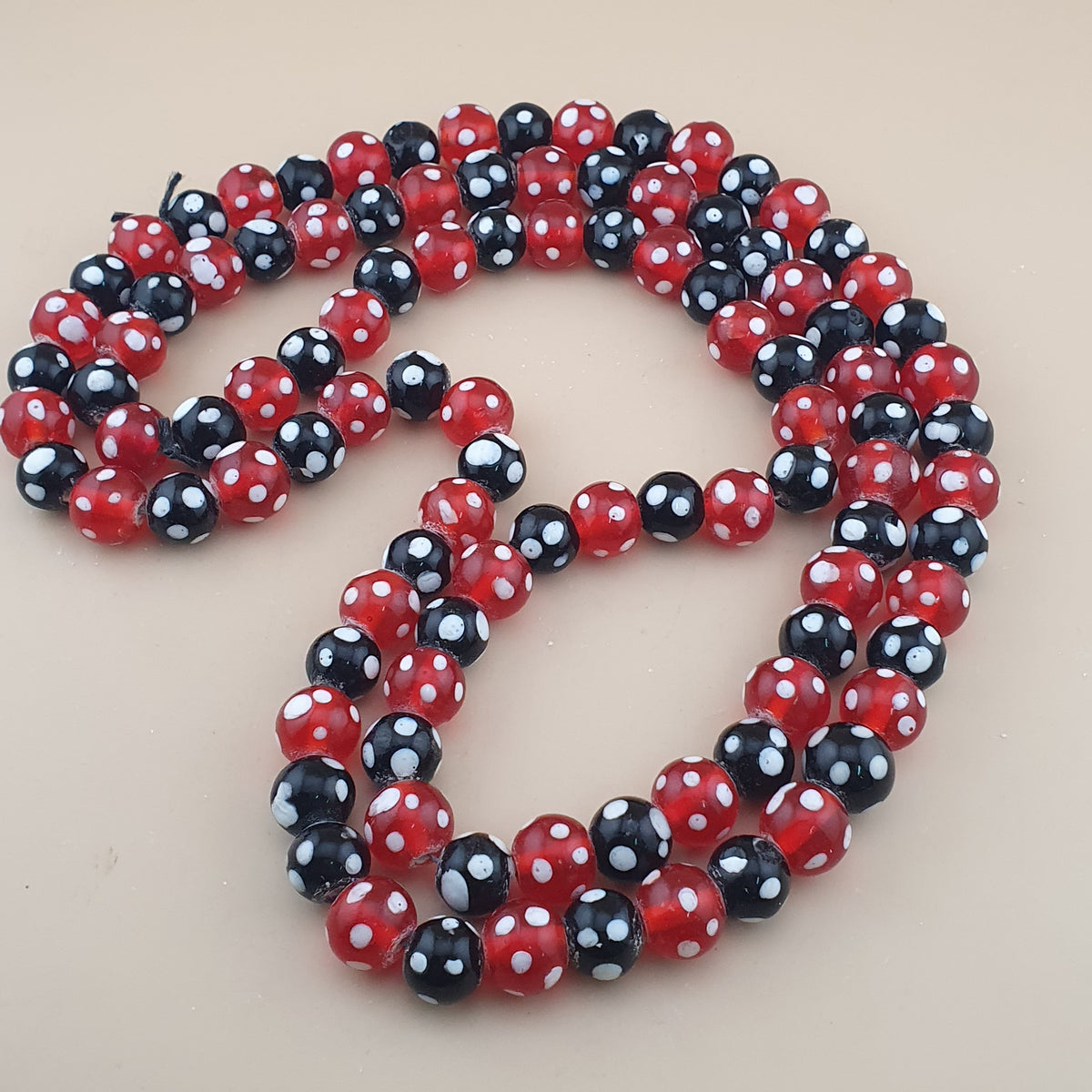 Vintage Venetian Style Dotted Red & Black Glass Beads Necklace Strand