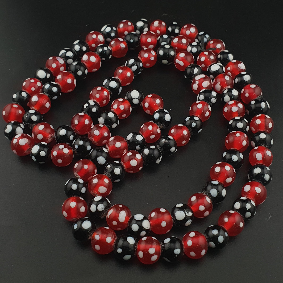 Vintage Venetian Style Dotted Red & Black Glass Beads Necklace Strand
