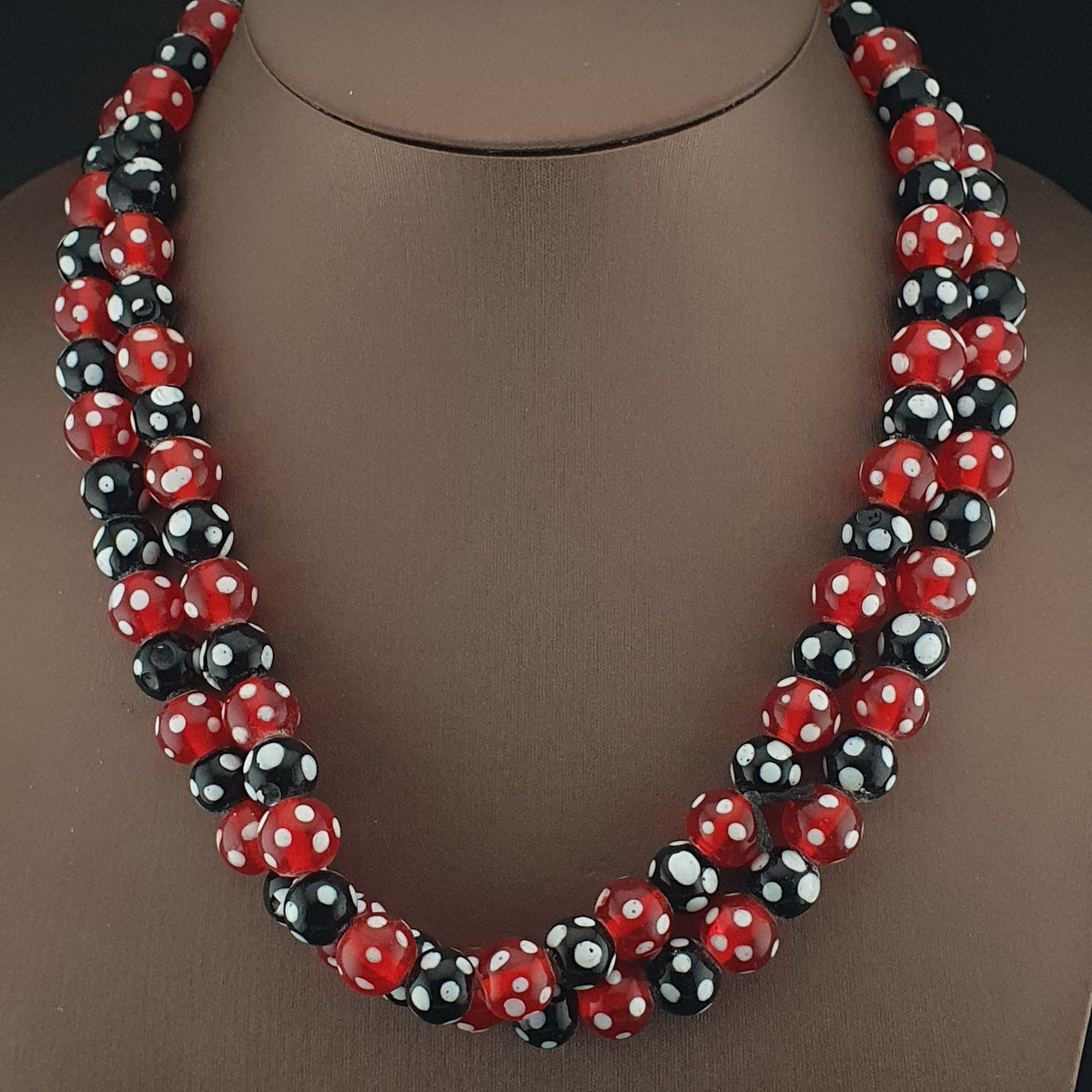 Vintage Venetian Style Dotted Red & Black Glass Beads Necklace Strand